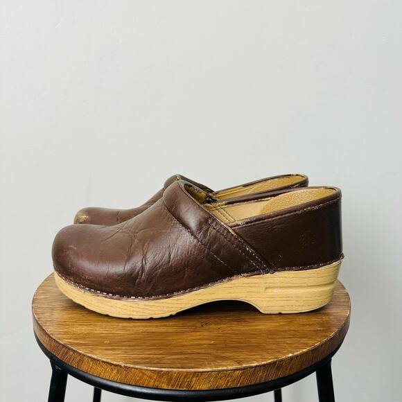 Dansko Shoes - Dansko Brown and Tan Leather Slip On Clogs Women’s Size 10.5